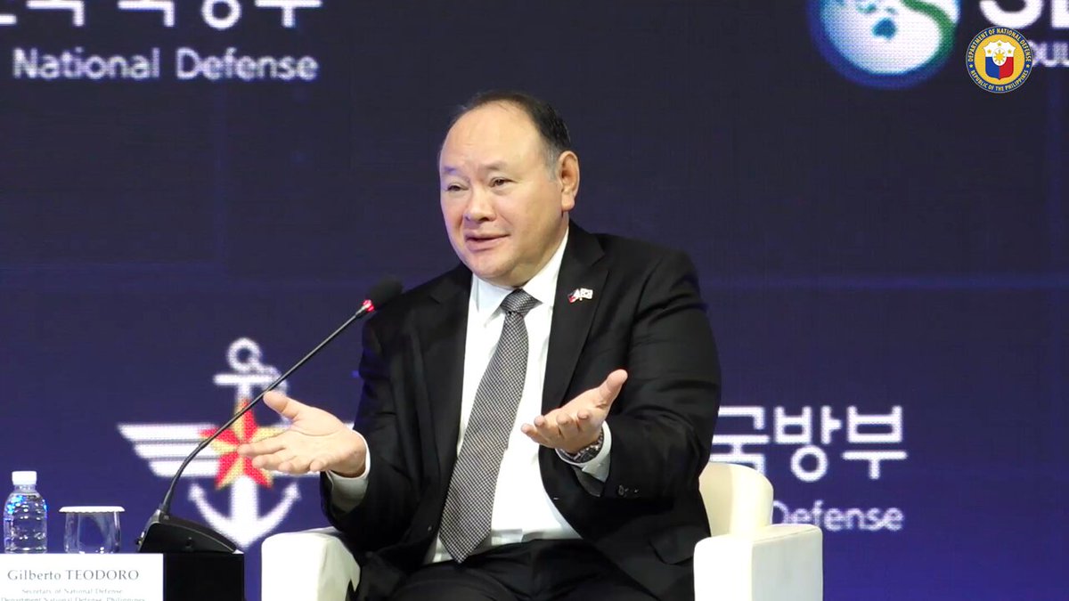 Philippine Defense Chief Reads Chinese Note Aloud at Seoul Forum