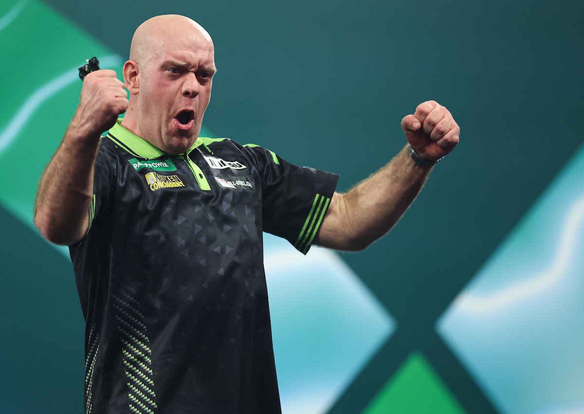 Michael van Gerwen Triumphs on Premier League Night 1: Epic Comeback Victory Ignites Darts Fans