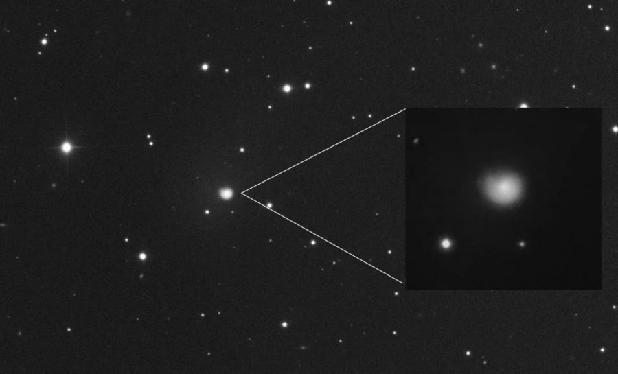 Comet 29P/Schwassmann-Wachmann Unleashes Massive Eruption: "Ice Volcano" Spews Million Tons of Debris, Forms Glowing Cinnamon Roll in the Sky