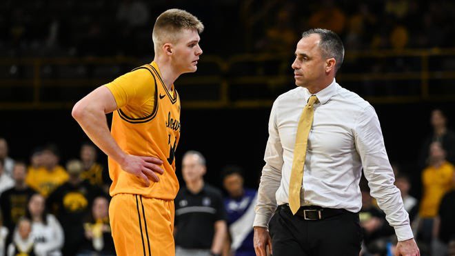 All 9-Seeds Advance Past 8-Seeds in NCAA Tournament First Round for First Time Since 2019